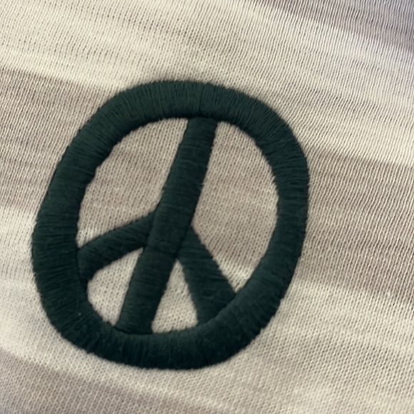 Old Navy Long Sleeved Tee Size - XL - Picture 3 of 6